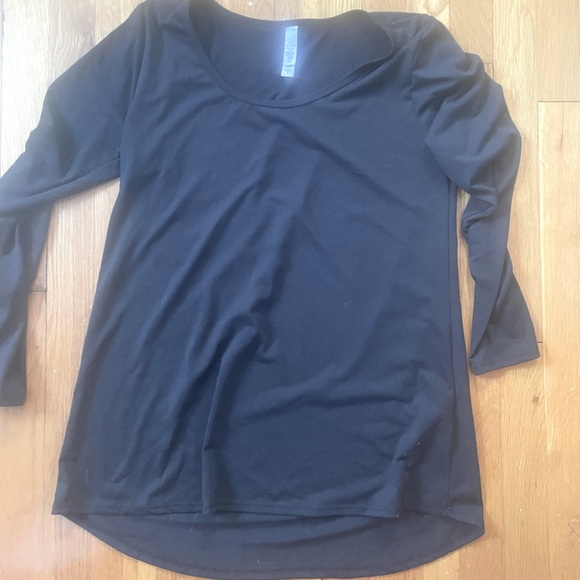 Lularoe Lyanne - Picture 1 of 2